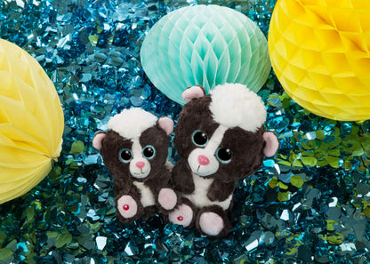 NICI Glubschis: Das Original – Waschbär Clooney 25 cm – Kuscheltier Augen – Flauschiges Plüschtier mit großen Glitzeraugen – Schmusetier für Kuscheltierliebhaber – 45569
