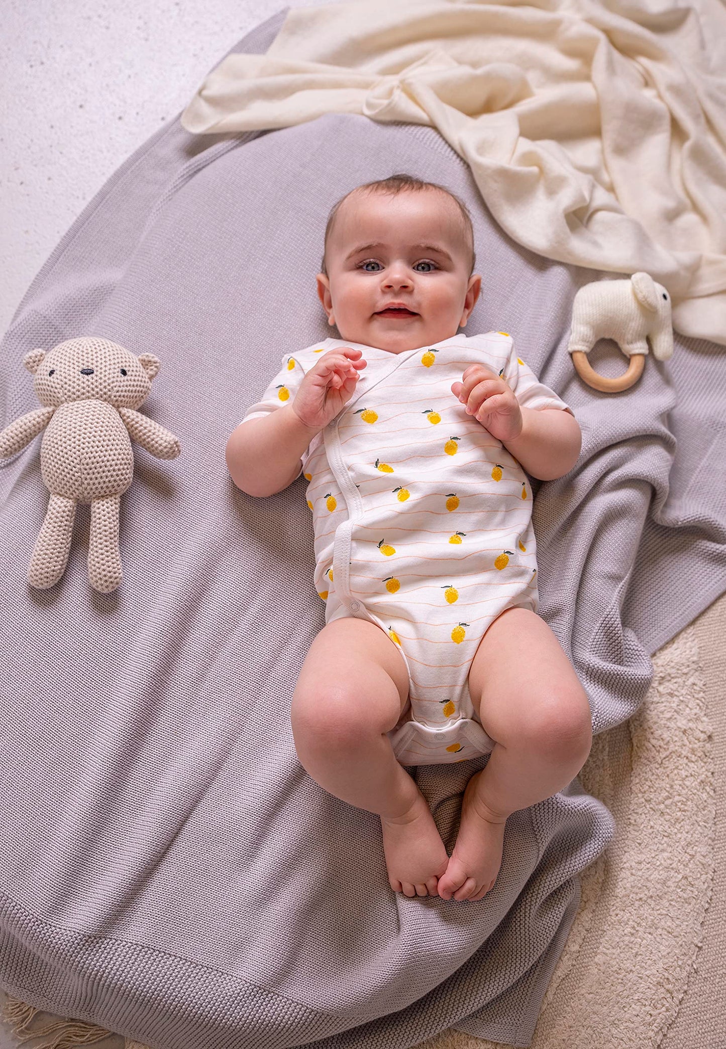 Stellou & friends Baby Body, 100% Bio-Baumwoll Wickelbody 3er MultiSet, kuschelweiche und hochwertige Kinder Kleidung für Jungs und Mädchen, Langarm & Kurzarm-body, OEKO-TEX 100 Zertifiziert