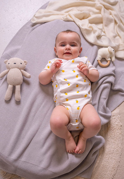 Stellou & friends Baby Body, 100% Bio-Baumwoll Wickelbody 3er MultiSet, kuschelweiche und hochwertige Kinder Kleidung für Jungs und Mädchen, Langarm & Kurzarm-body, OEKO-TEX 100 Zertifiziert