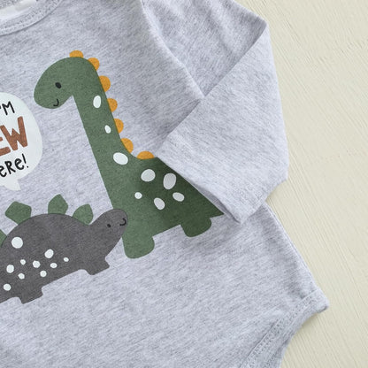 Hallo Ich bin neu hier Neugeborene Baby Jungen Kleidung Set Dinosaurier Print Langarm Bodysuit und Hosen Baumwolle Baby Kleidung Set Herbst Winter Kleidung Sets für Baby Jungen Outfits