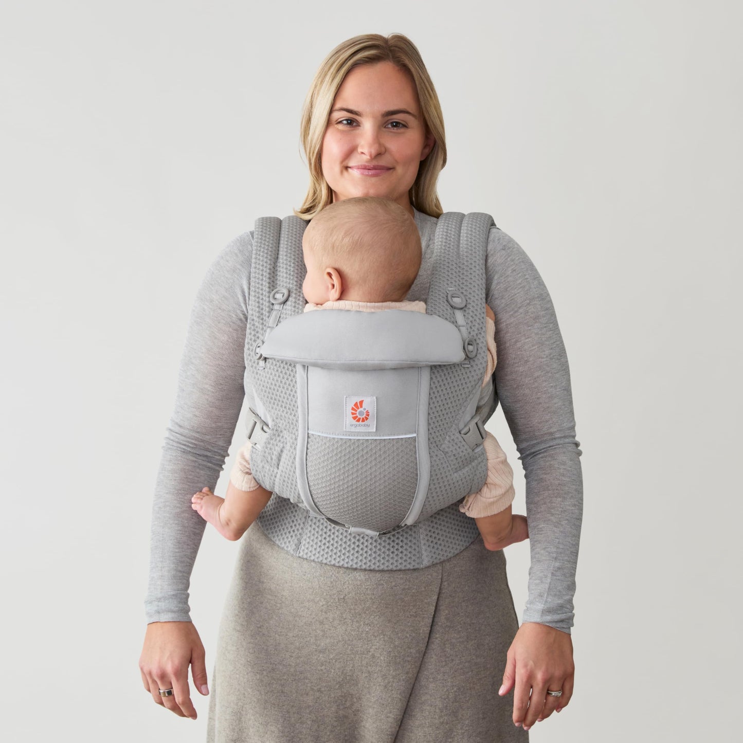 Ergobaby Adapt Babytrage für Neugeborene ab Geburt, 3-Positionen SoftFlex Mesh Ergonomische Babybauchtrage Rückentrage Baby-Tragetasche, Natural Beige, 1 Einheit