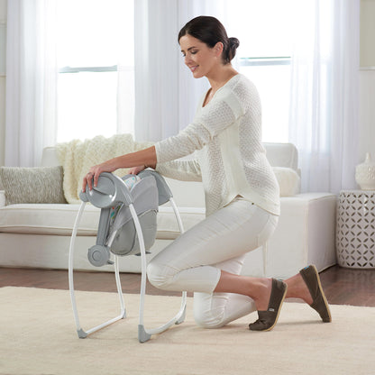 Ingenuity, tragbare Babyschaukel, Cuddle lamp - mit Melodien, Zeit- und Schaukeleinstellung