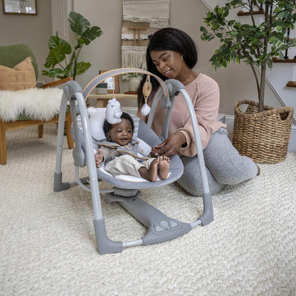 Ingenuity Hugs & Hoots zusammenklappbare & tragbare Babyschaukel, 5 Schaukelgeschwindigkeiten, 8 Melodien, 3 Naturgeräusche, Lautstärkeregulierung und Spielzeugbügel, ab der Geburt bis 9kg