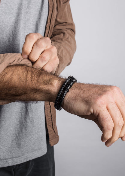 Gracilitas Leather Bracelet Matte Black - Black