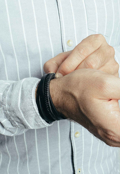 Pathfinder Synthetic Leather Bracelet - Silver Black