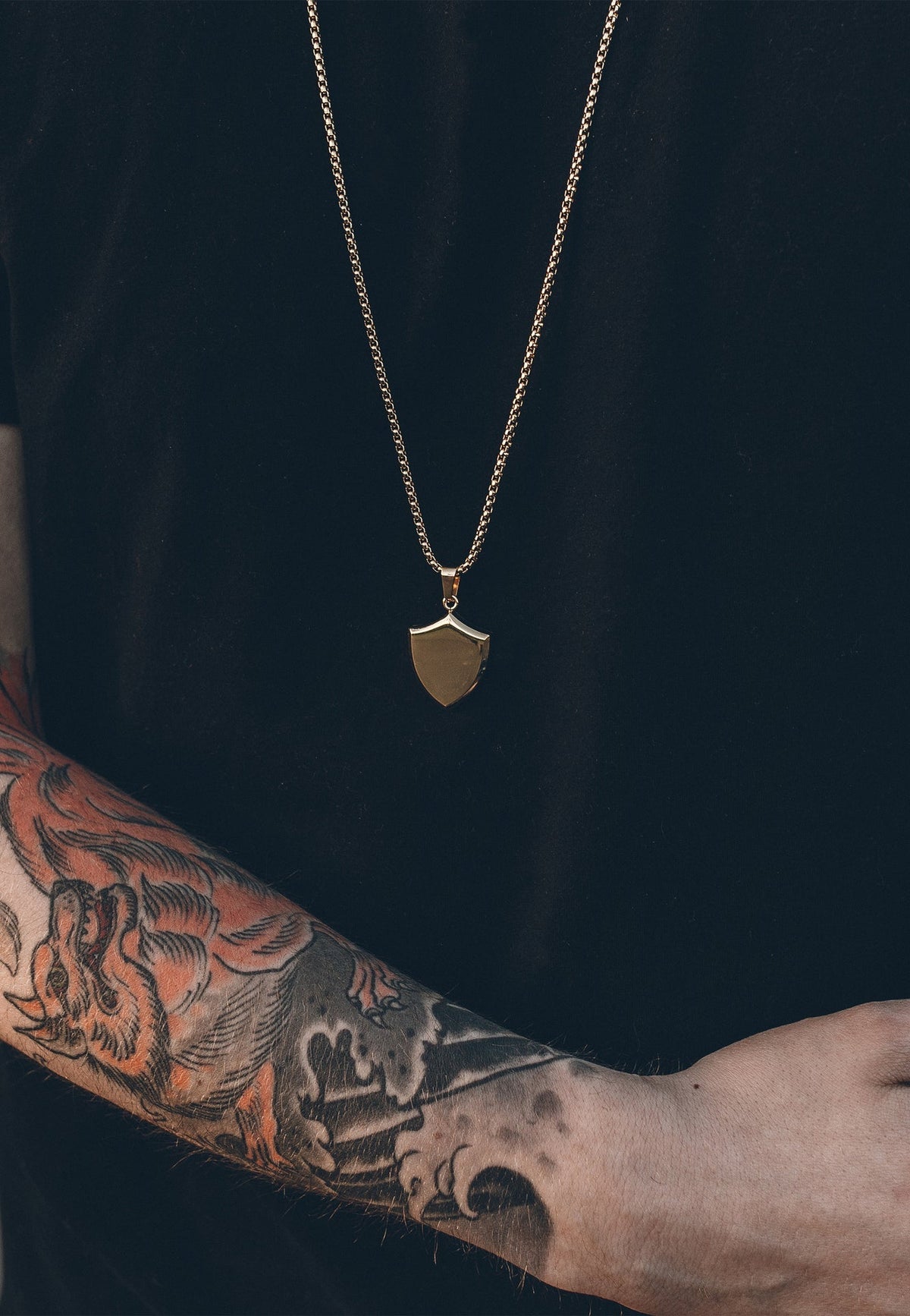 Insignia Pendant / Necklace Gold 90 cm