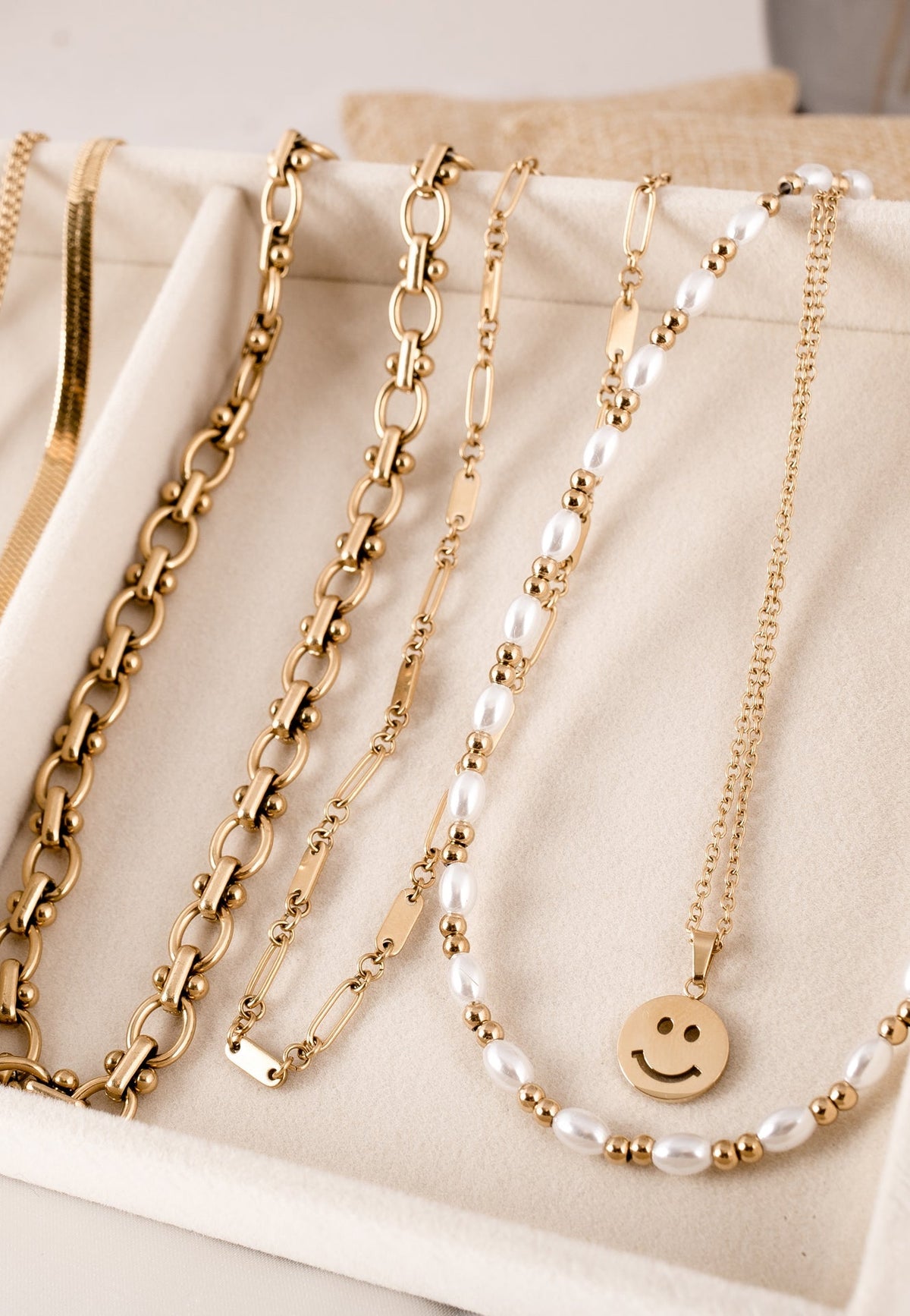 Celeste Necklace Gold