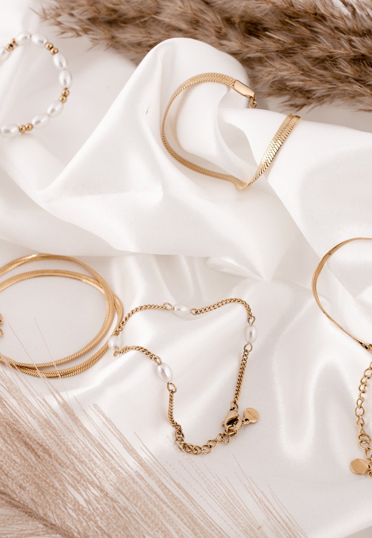 Devotion Bracelet Gold