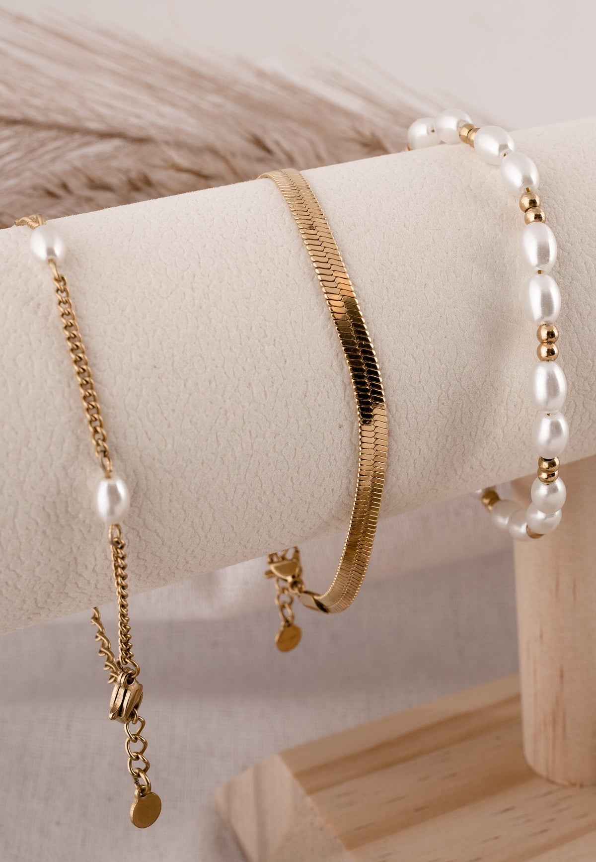 Devotion Bracelet Gold