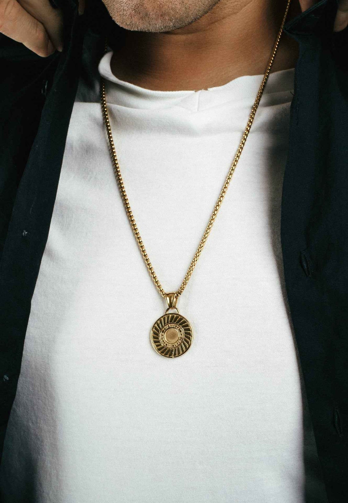 Mortis Pendant / Necklace Gold 70 cm