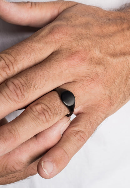 Parvus Signet Ring Matte Black