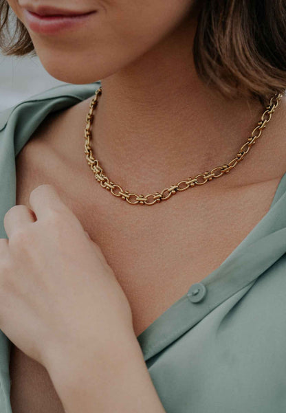Resilience Necklace Gold
