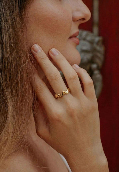 Tranquility Ring Gold