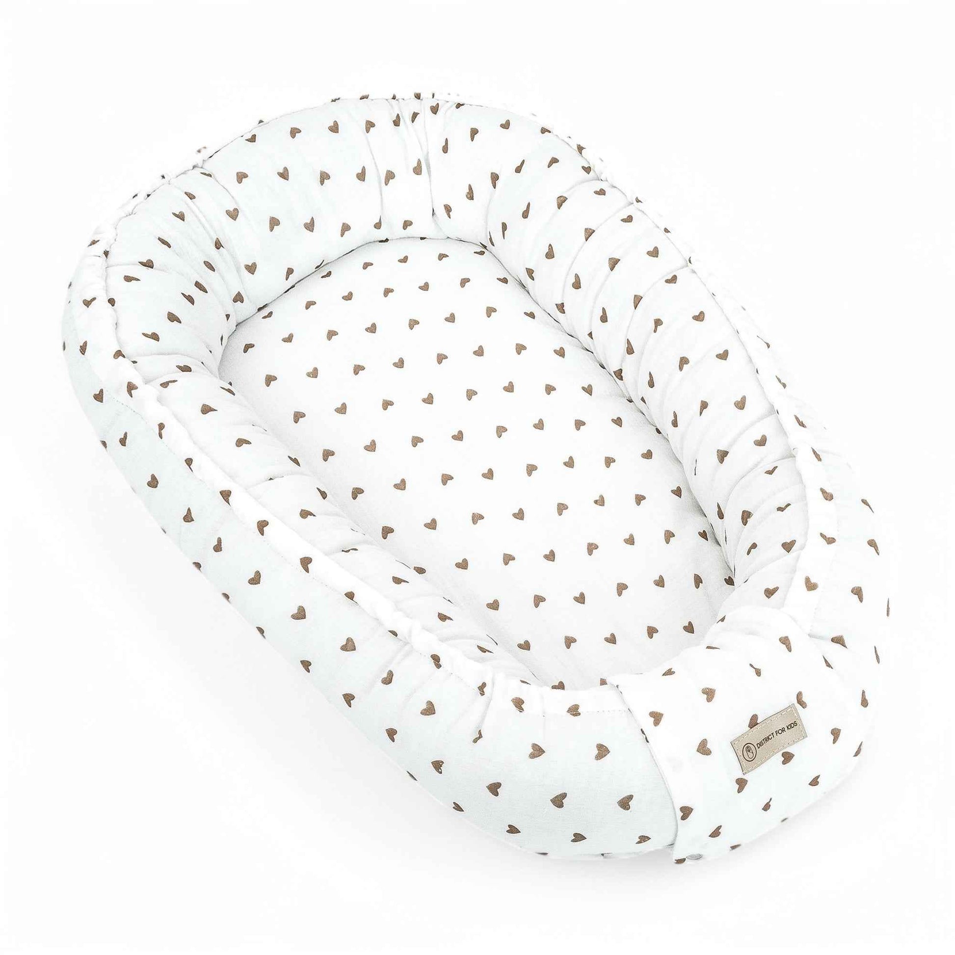 Babynestchen Musselin Herzen braun – Weicher mitwachsender Baby-Kokon