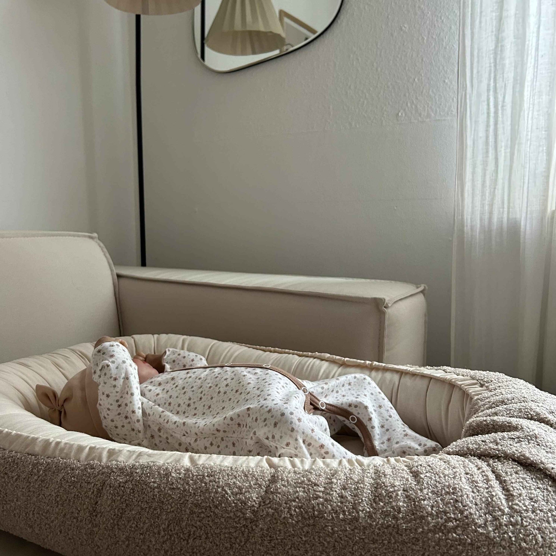 Babynestchen Teddystoff-Boucle – mitwachsender Baby-Kokon