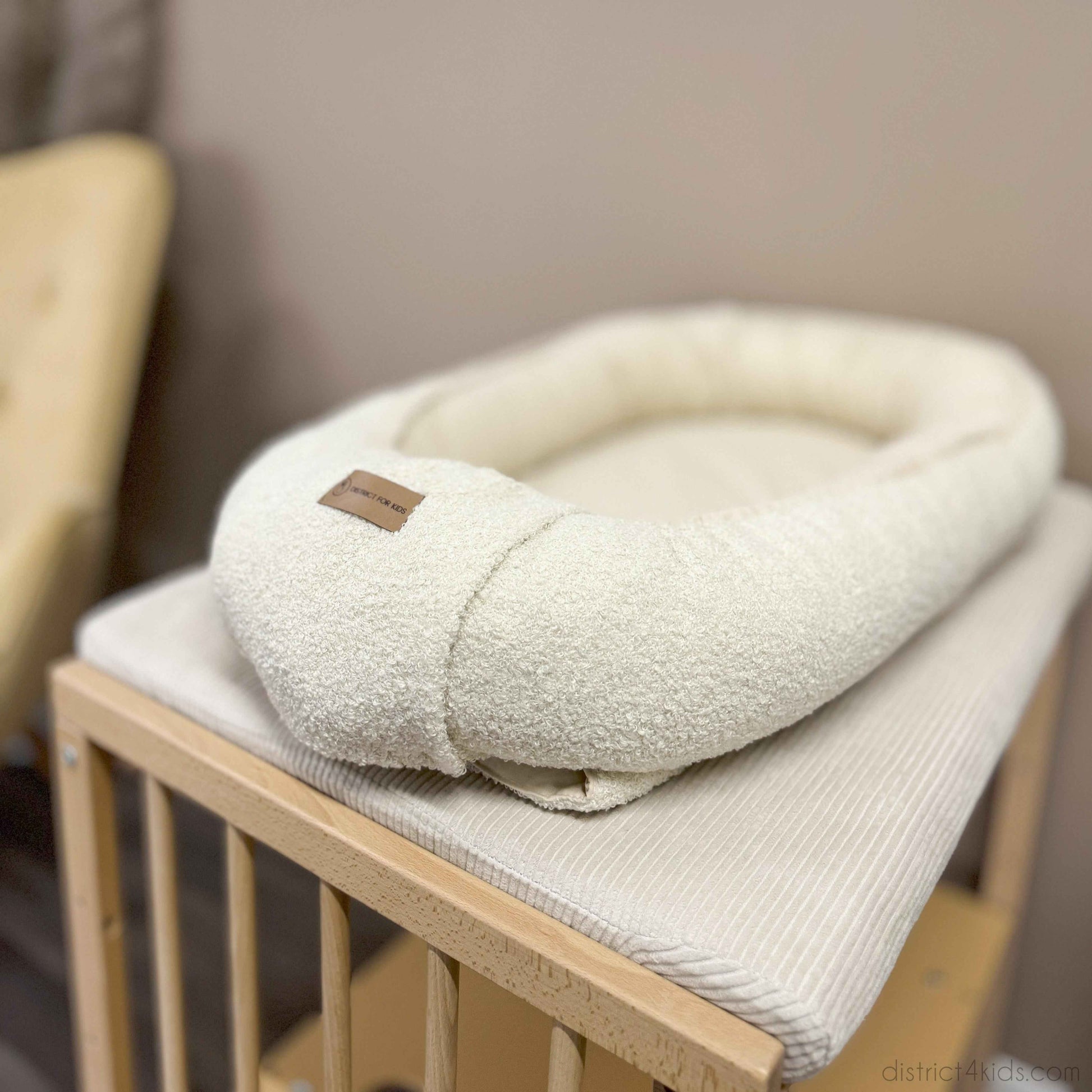 Babynestchen Teddystoff-Boucle – mitwachsender Baby-Kokon