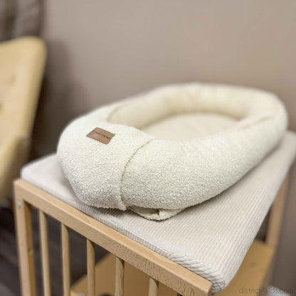 Babynestchen Teddystoff-Boucle – mitwachsender Baby-Kokon