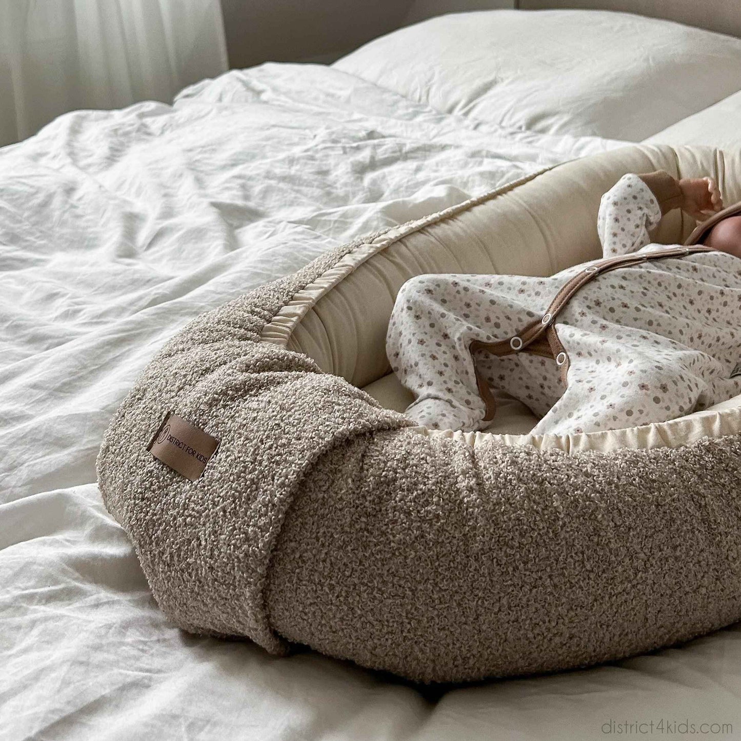 Babynestchen Teddystoff-Boucle – mitwachsender Baby-Kokon