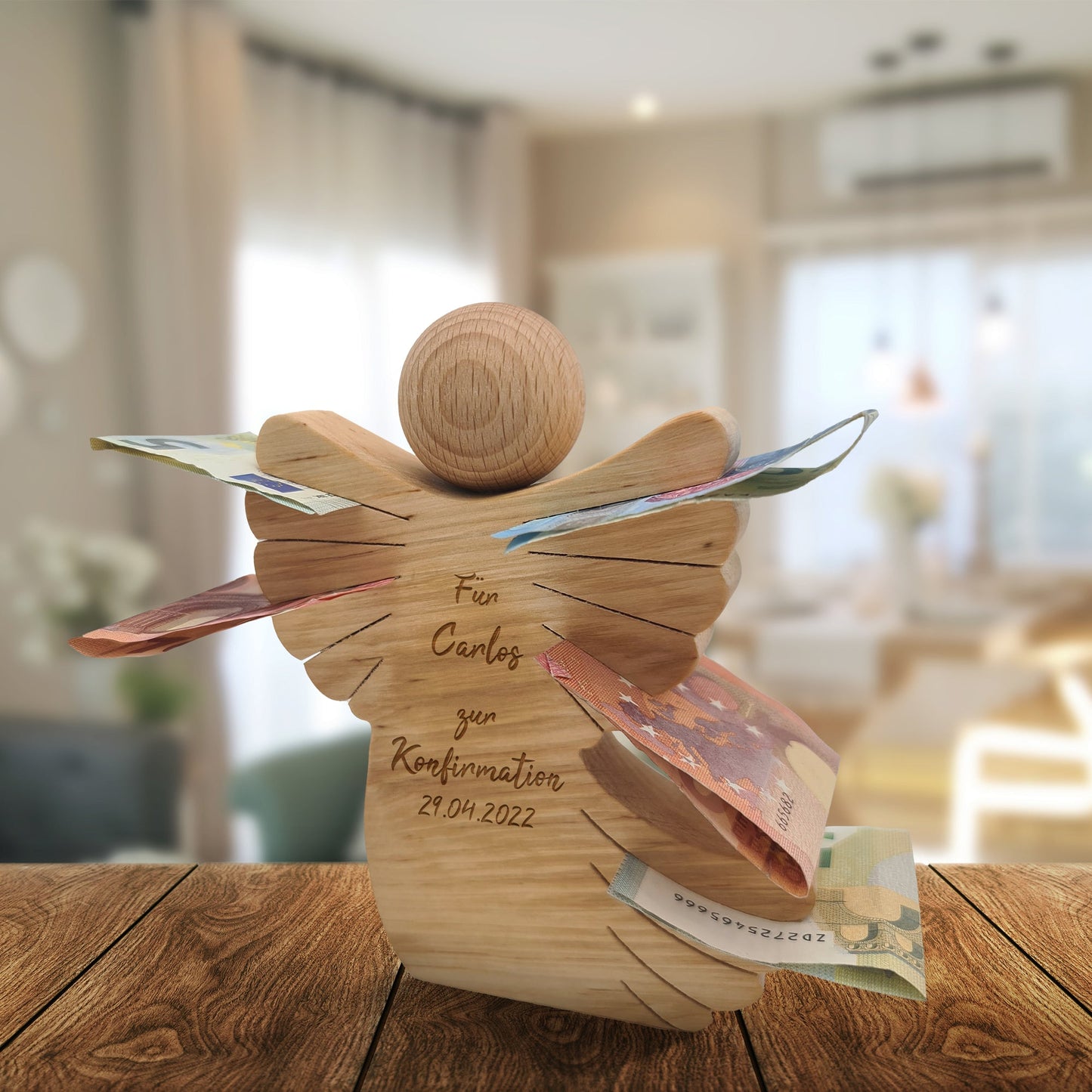 Tischdekoration aus Holz - gravierter Engel - Personalisiert mit Namen & Datum