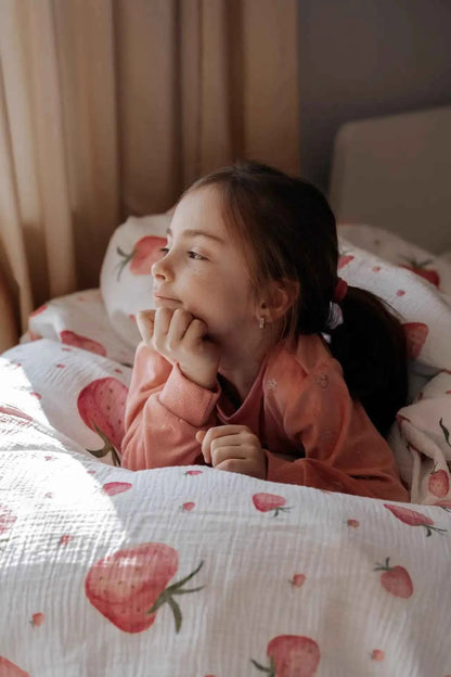 “Erdbeeren” Premium Kinderbettwäsche