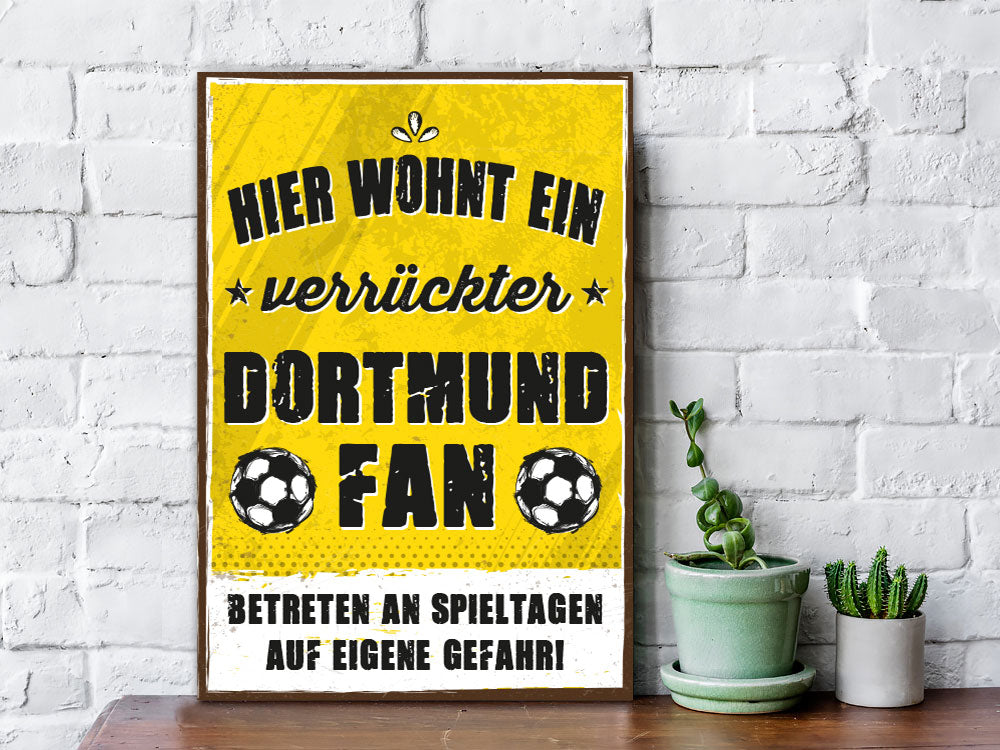 Holzschild mit Spruch - Hier wohnt ein verrückter Fußball Fan