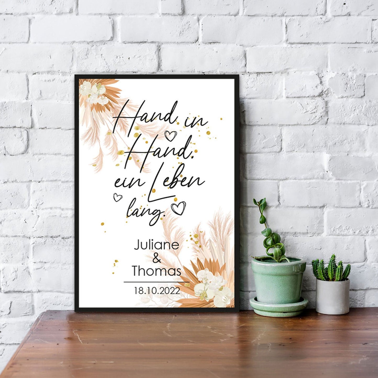 Holzschild Hand in Hand mit Namen & Datum