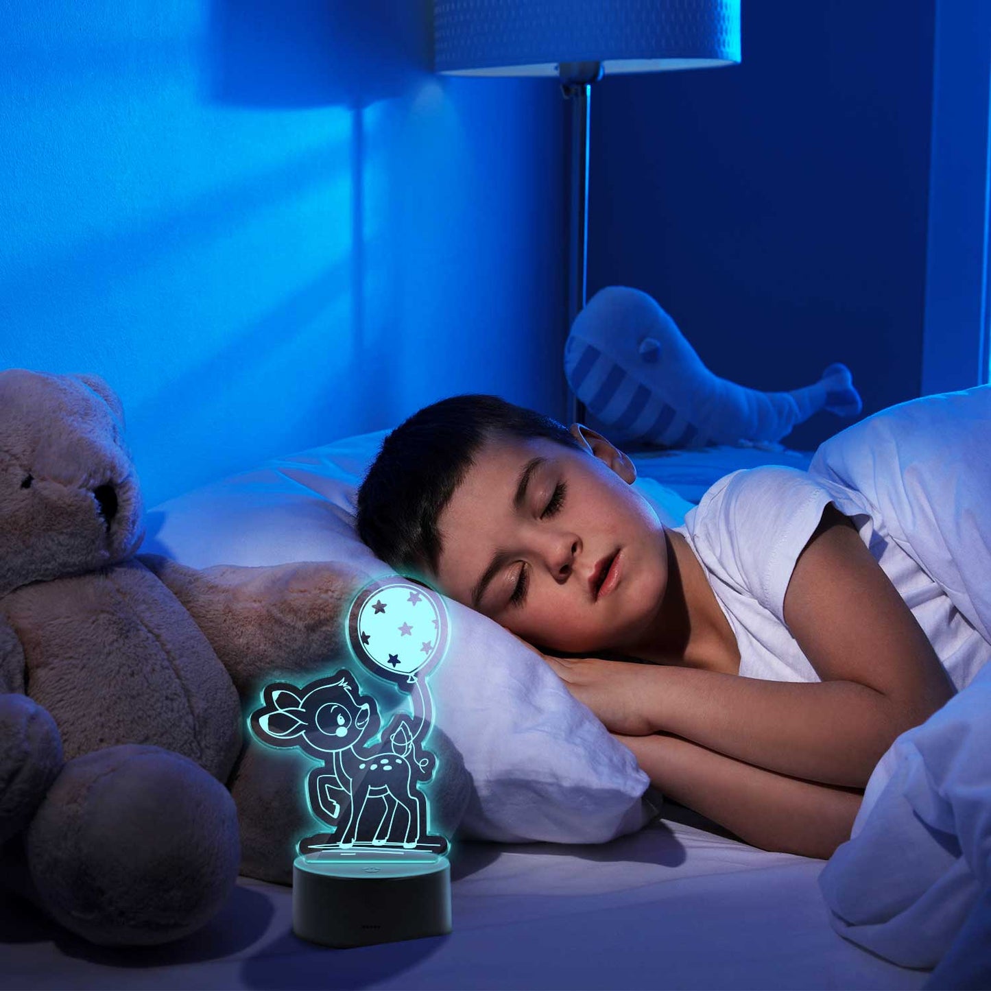 Graviertes Acrylglas im Reh Design mit LED-Sockel