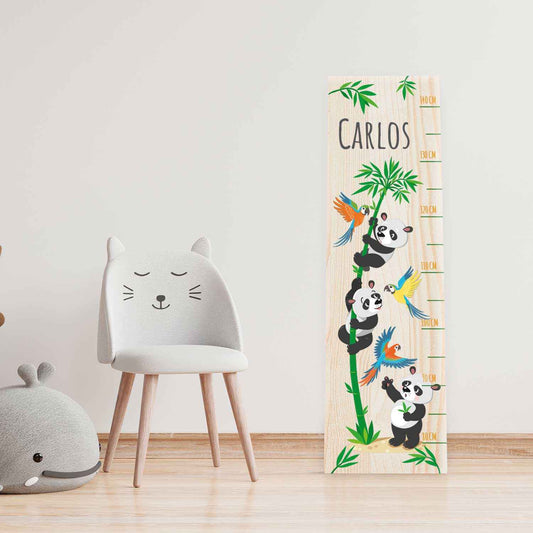 Messlatte mit Namen für Kinder im Panda Design