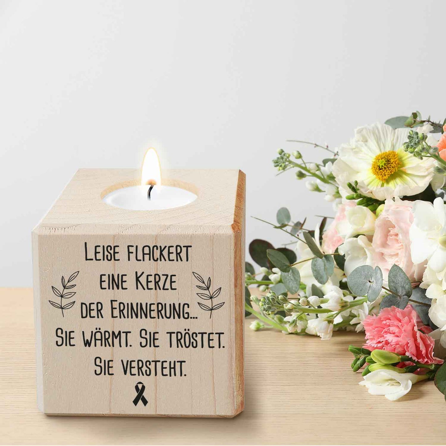 Trauerlicht - Teelichthalter mit Gravur aus Holz - Grabschmuck