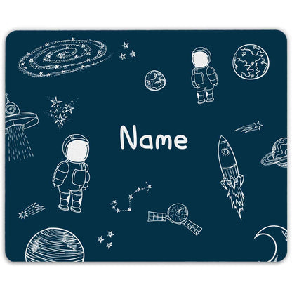 Bedrucktes Mousepad mit Wunschnamen im Weltall Design