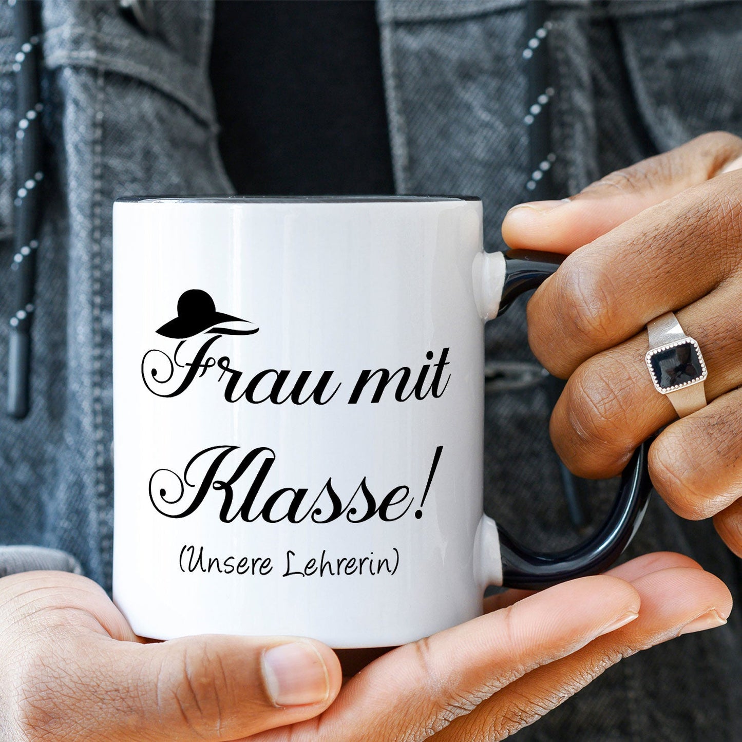 Bedruckte Tasse mit Spruch Frau mit Klasse
