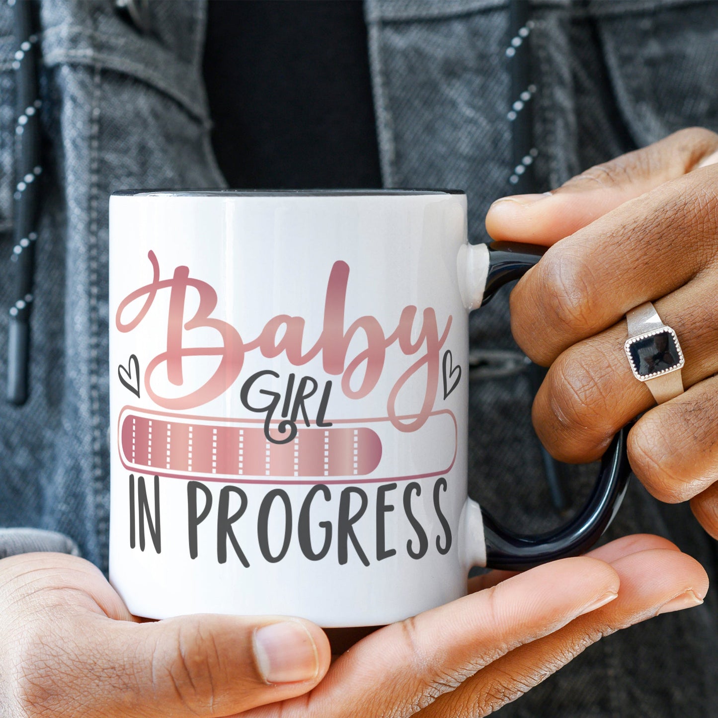 Bedruckte Tasse mit Spruch Baby in Progress