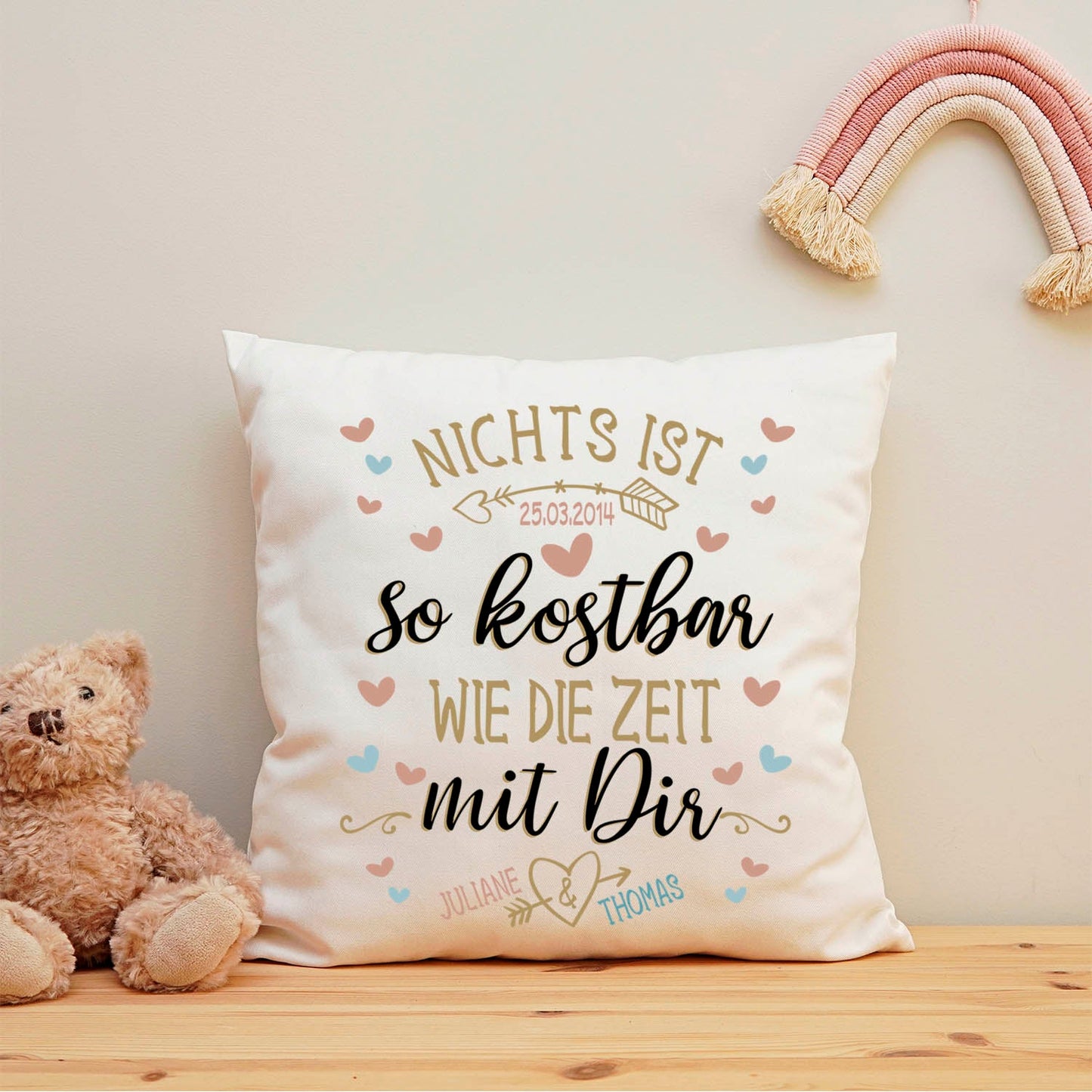 Bedrucktes Kissen mit Motiv Nichts ist so kostbar wie die Zeit mit Dir