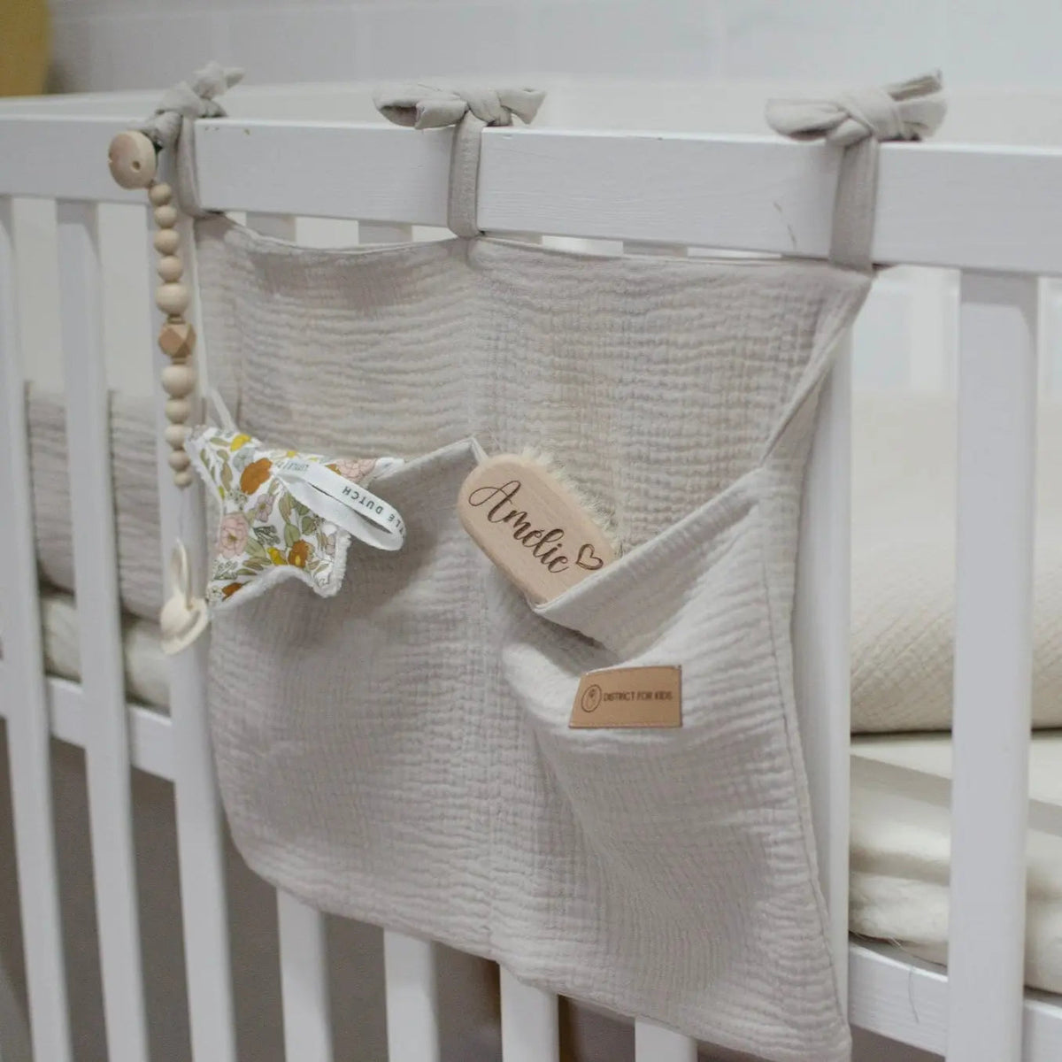 Organizer Musselin – Ordnung am Babybett