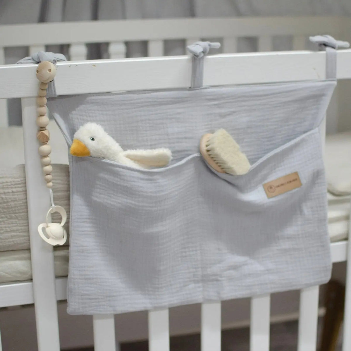 Organizer Musselin – Ordnung am Babybett