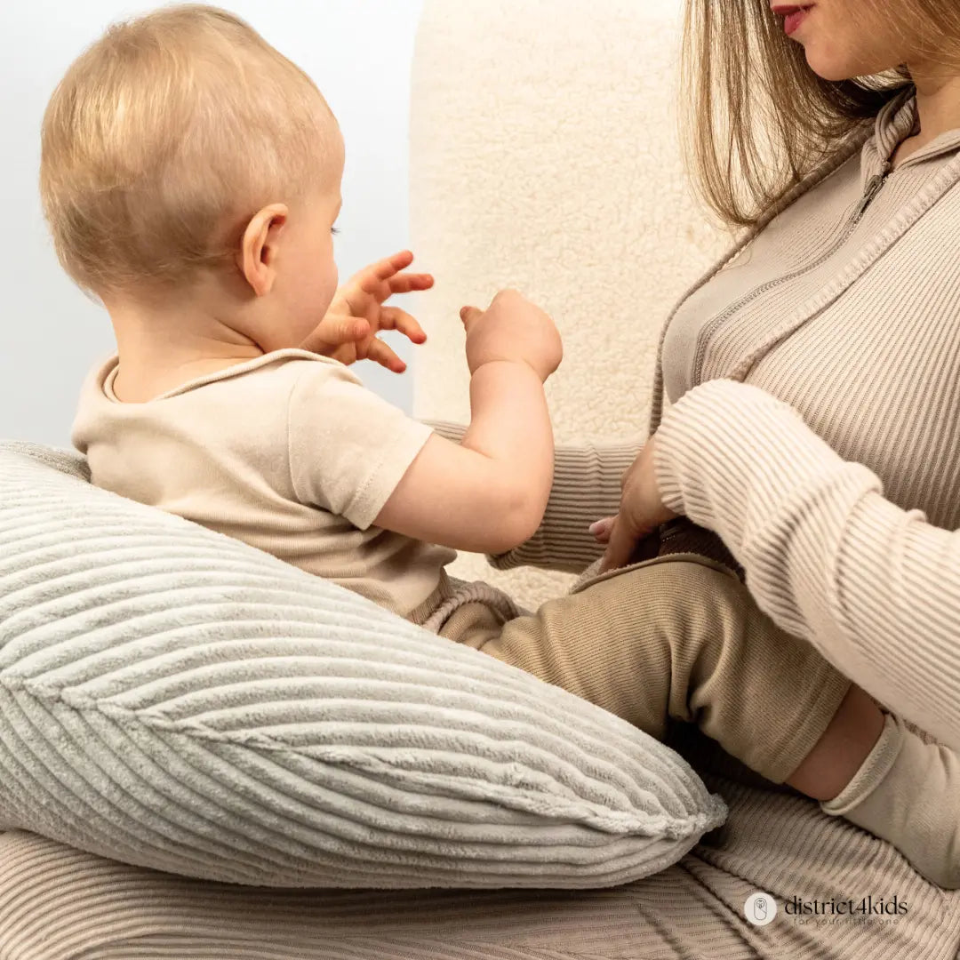 Stillkissen Halbmond Cord – Komfort & Stil District for Kids