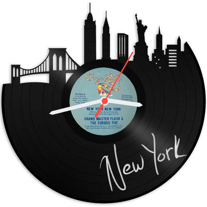 Wanduhr aus Vinyl Skyline mit Deiner Stadt