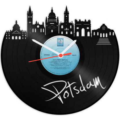 Wanduhr aus Vinyl Skyline mit Deiner Stadt