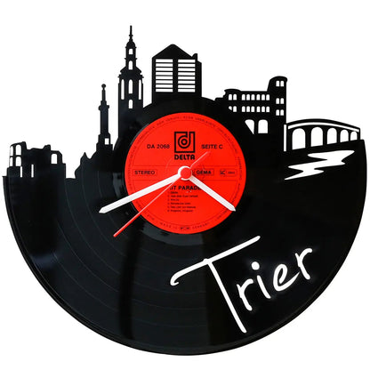 Wanduhr aus Vinyl Skyline mit Deiner Stadt
