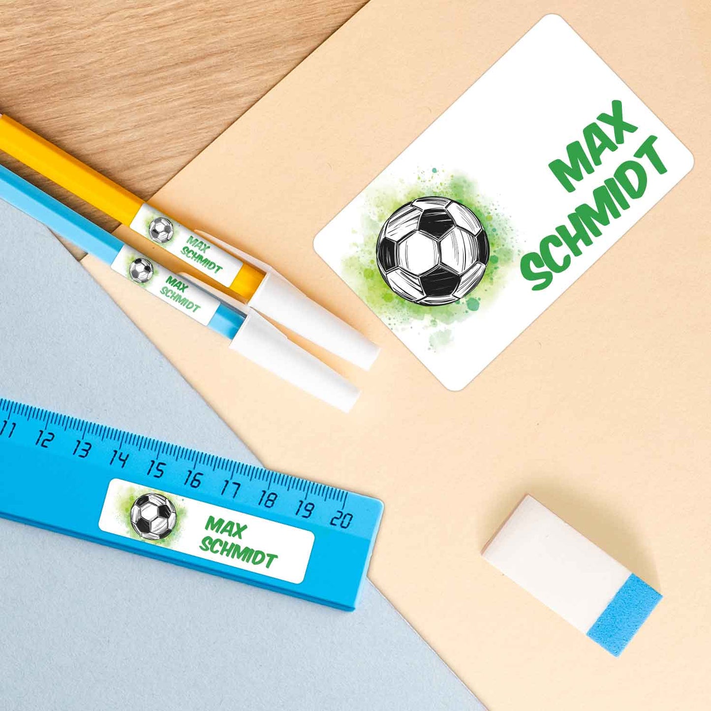 Schuletiketten mit Namen - Fußball Design - 100 Aufkleber in verschiedenen Größen