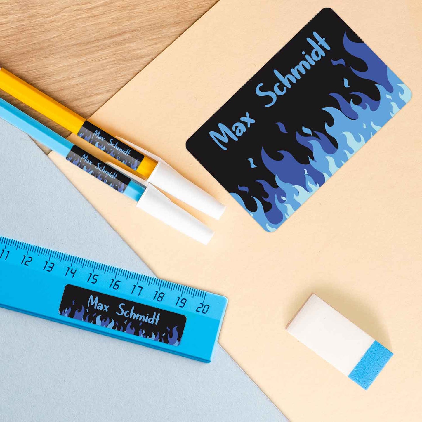 Schuletiketten mit Namen - Flammen Design - 100 Aufkleber in verschiedenen Größen
