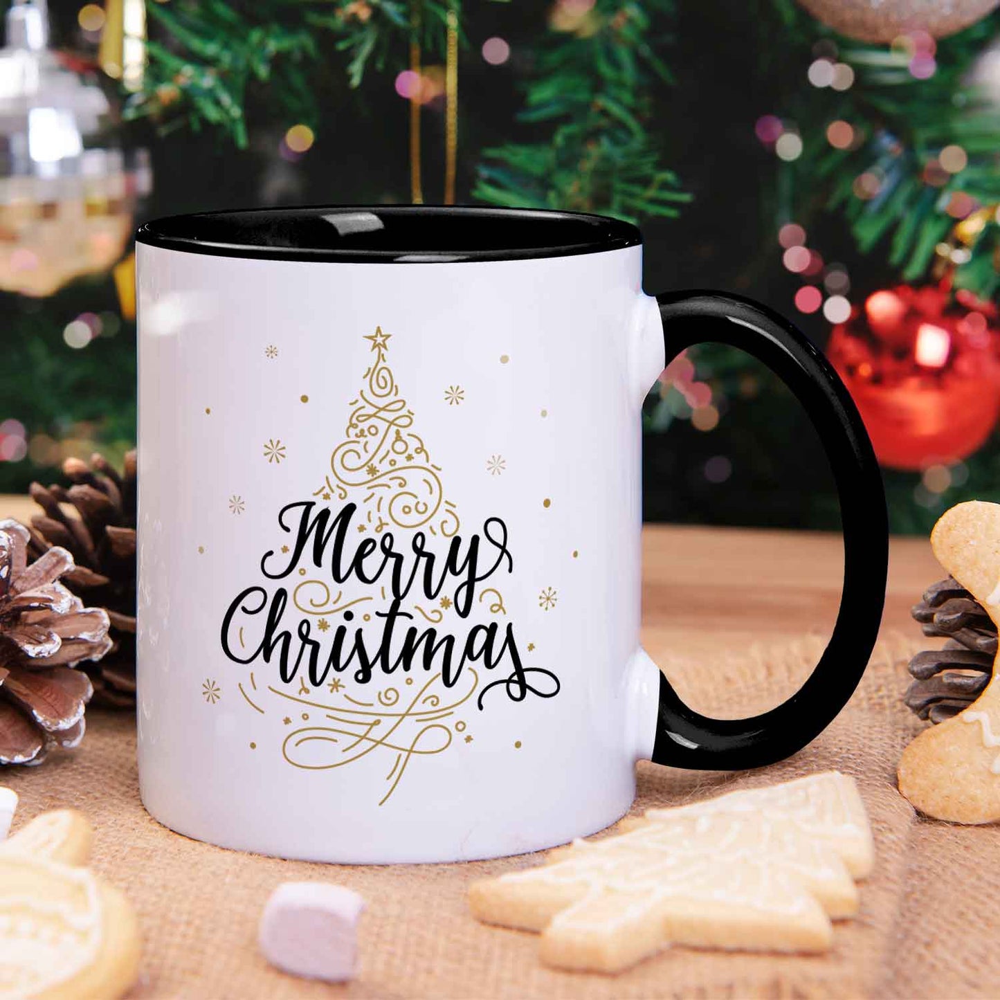 Bedruckte Tasse mit Weihnachtsmotiv im Weihnachtsbaum Design