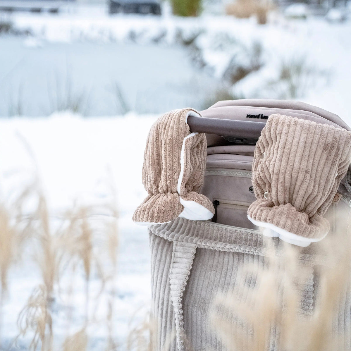 Kinderwagen-Handschuhe Cord – warm & stilvoll