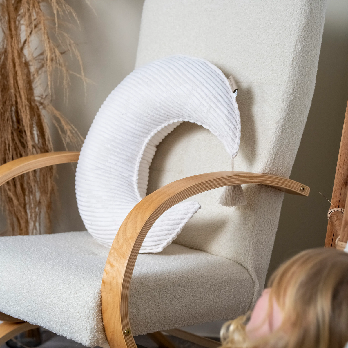 Stillkissen Halbmond Cord – Komfort & Stil District for Kids