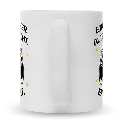 Bedruckte Tasse mit Spruch - Ein Zocker altert nicht er levelt