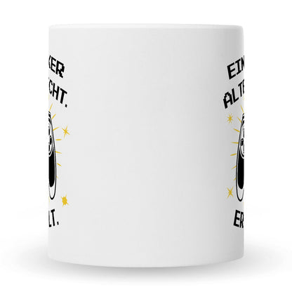 Bedruckte Tasse mit Spruch - Ein Zocker altert nicht er levelt