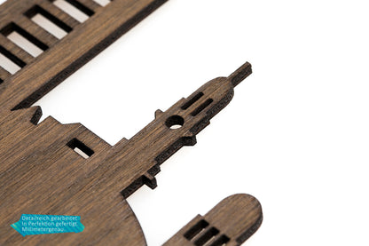 Wanduhr aus Holz Skyline Düsseldorf
