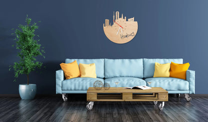 Wanduhr aus Holz Skyline Hamburg