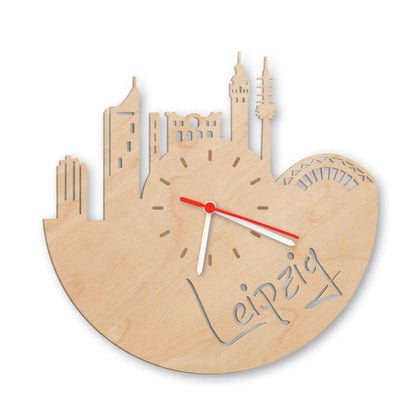 Wanduhr aus Holz Skyline Leipzig