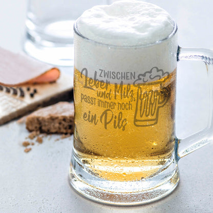 Montana Bierkrug mit Gravur "Zwischen Leber und Milz"